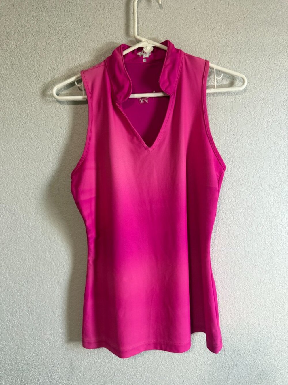 Tzu Tzu Sport Women's Hot Pink Mock Neck Sleeveless Golf Polo Size M